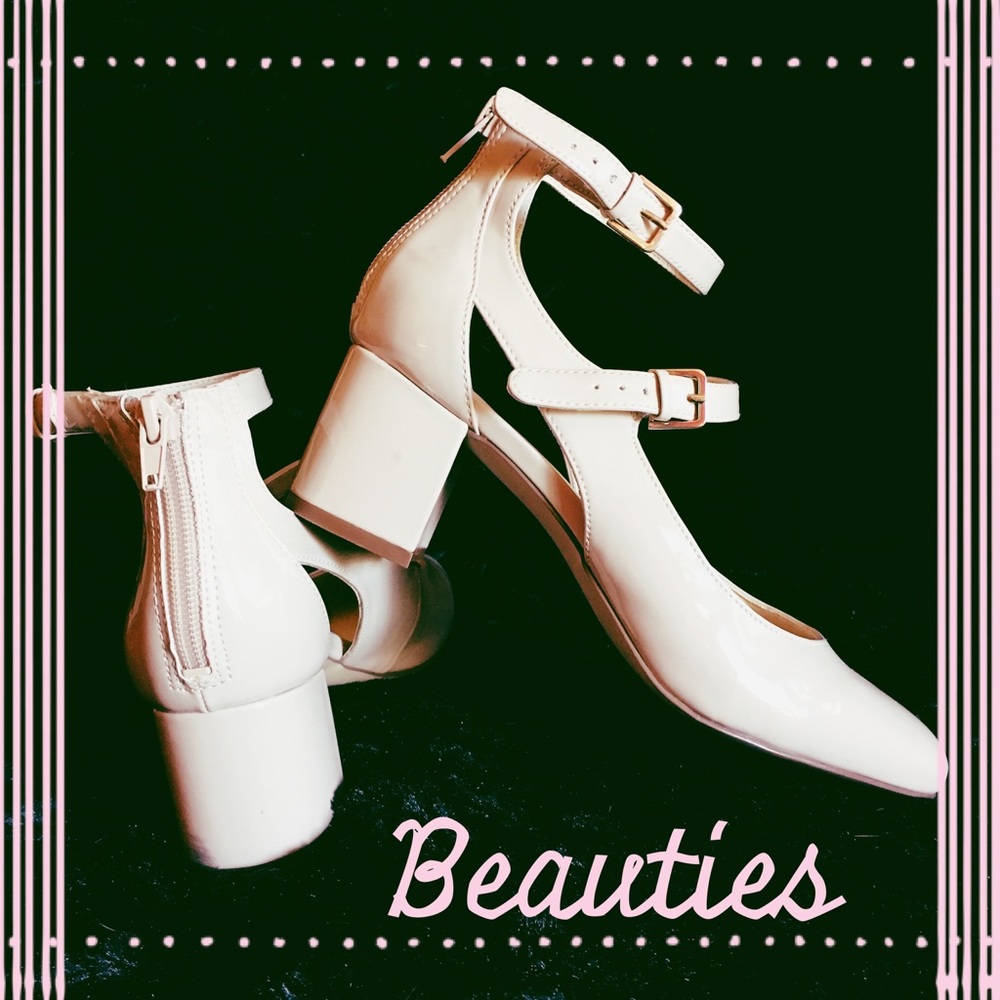👠NWOT Nine West kitten heels 👠